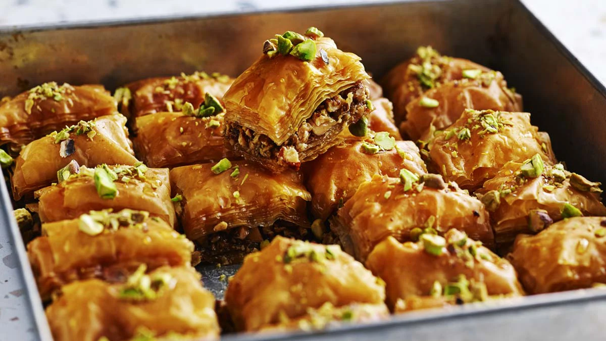 طرز تهیه باقلوا با خمیر یوفکا همراه با نکات و ترفندهای قنادی